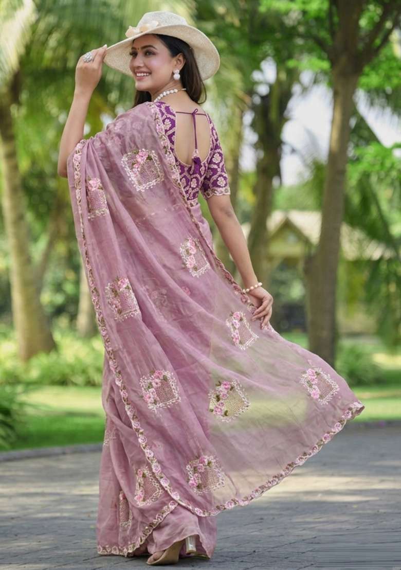Pink Embroidery Silk Blend Saree Set for Diwali and Festive Wear - Indya