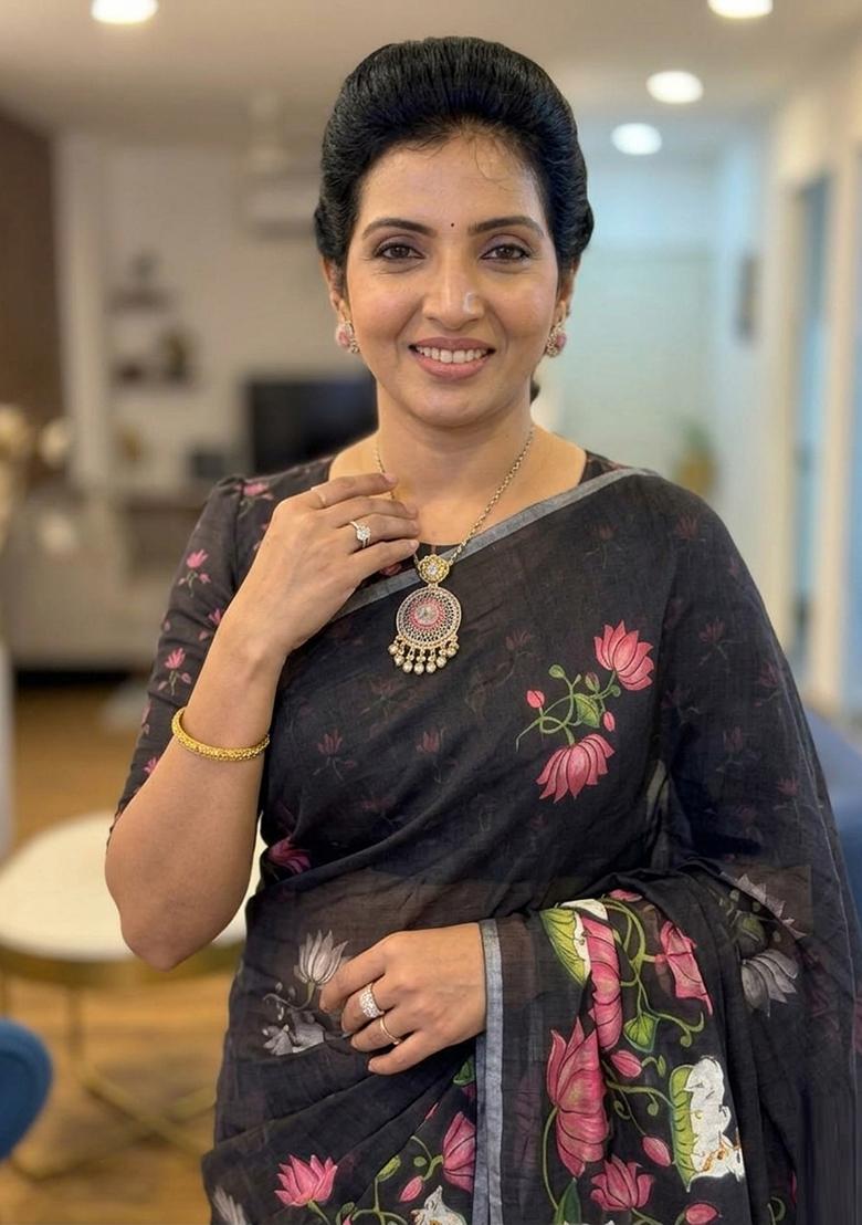 Black Zari Work Linen Saree Set - Indya