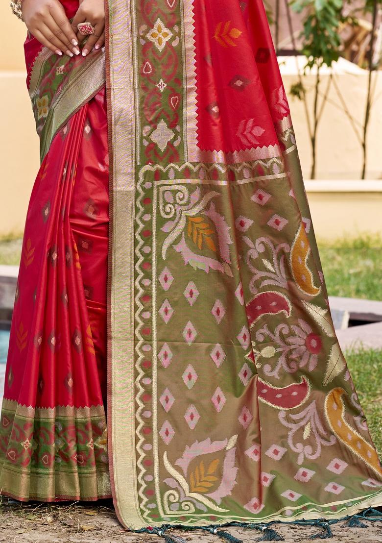 Red Woven Zari Work Pochampalli Silk Saree Set - Indya