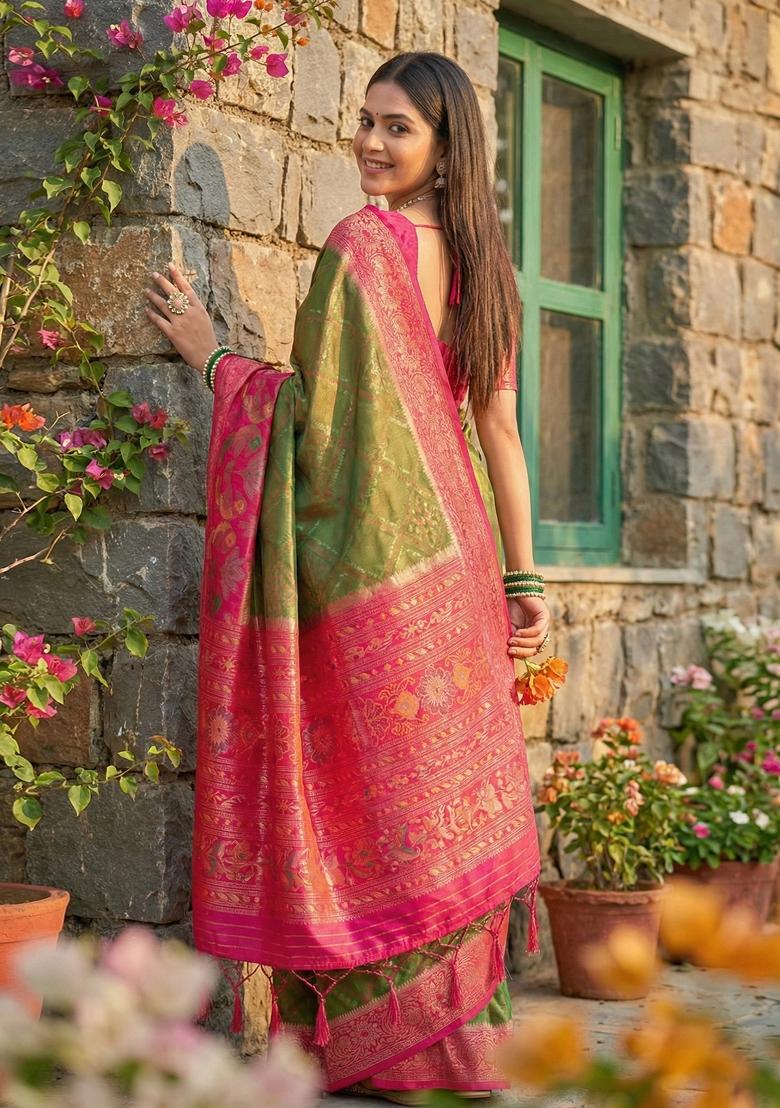 Green And Pink Woven Zari Work Pochampalli Silk Saree Set - Indya