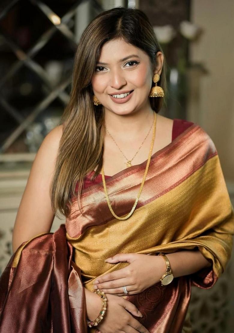 Beige Jacquard Silk Saree Set - Indya