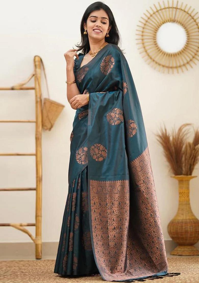 Rama Jacquard Silk Saree Set - Indya