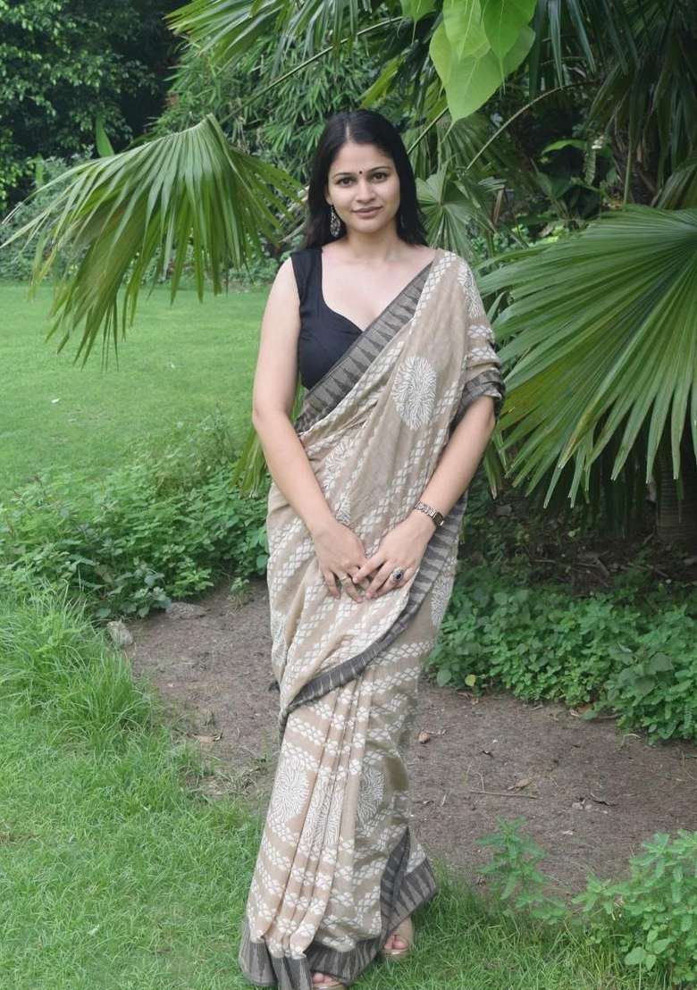 Brown Printed Linen Saree Set for Diwali and Festive Wear - Indya
