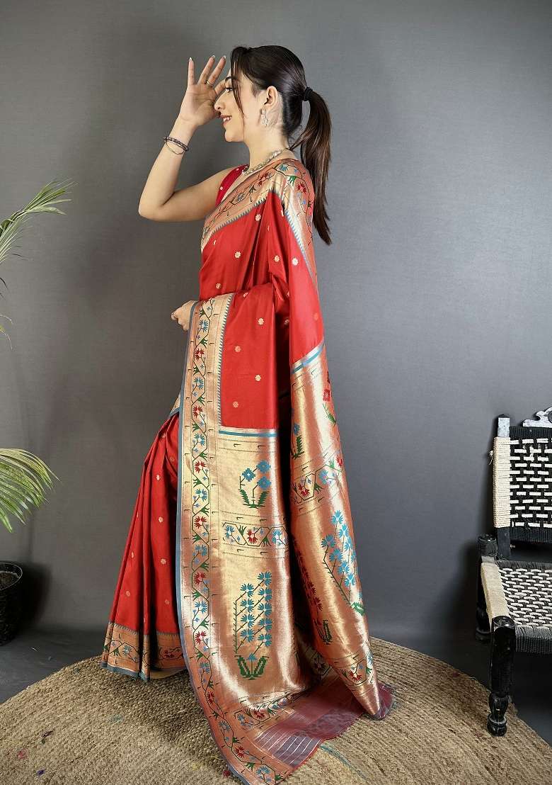Red Silk Blend Saree Set with Floral Print for Diwali | Wedding & Festive Wear - Indya