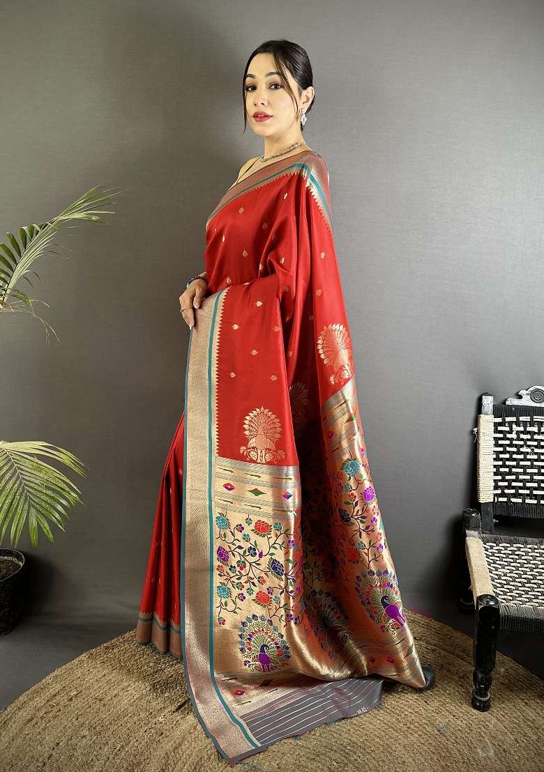 Red Silk Blend Saree Set with Floral Print for Diwali | Wedding & Festive Wear - Indya
