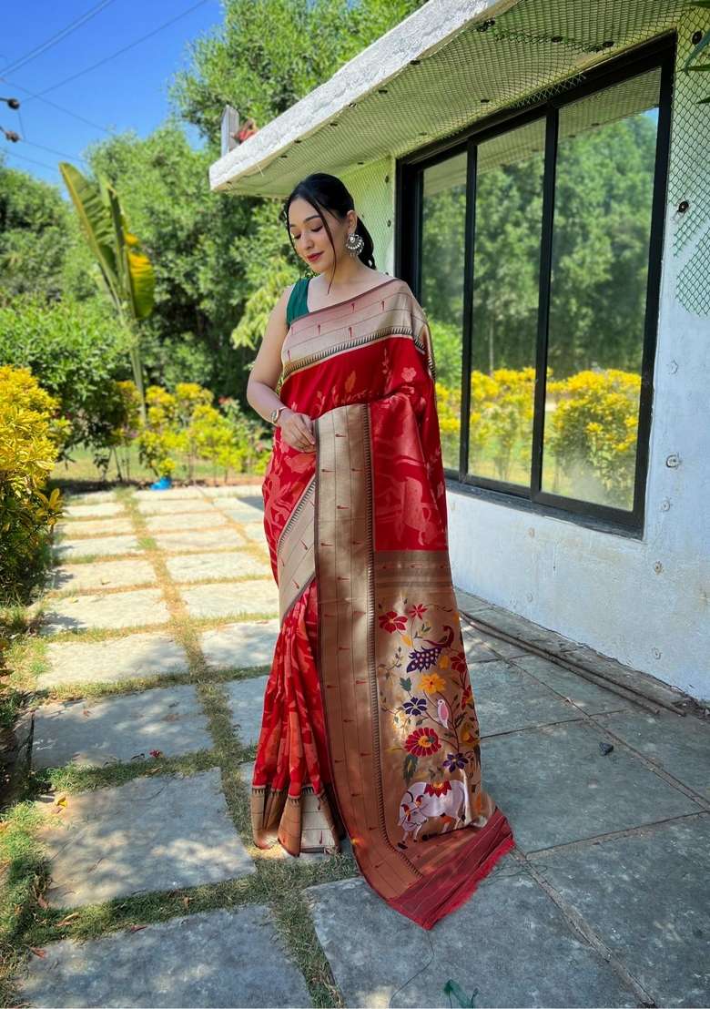 Red Silk Blend Saree Set with Zari Work for Diwali | Wedding & Festive Wear - Indya