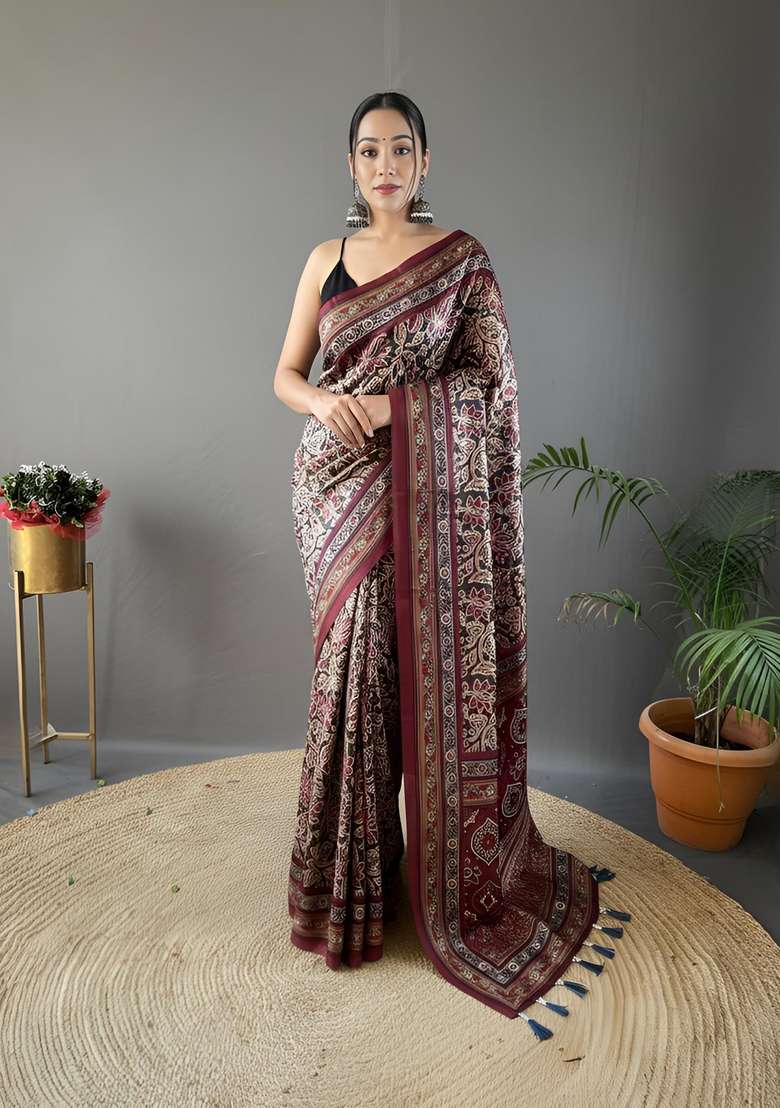 Black Silk Blend Saree Set with Zari Work for Diwali | Wedding & Festive Wear - Indya