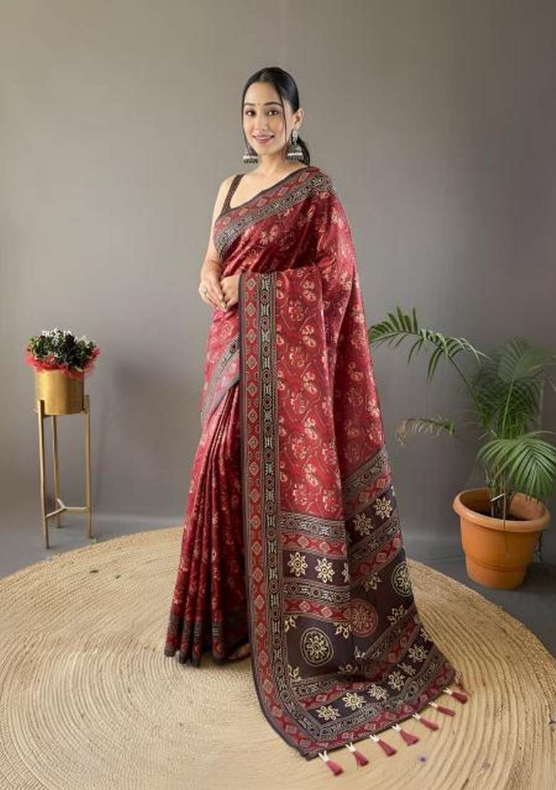 Red Silk Blend Saree Set with Zari Work for Diwali | Wedding & Festive Wear - Indya