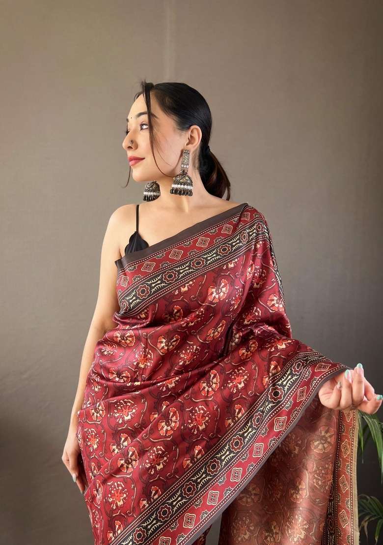 Red Silk Blend Saree Set with Zari Work for Diwali | Wedding & Festive Wear - Indya