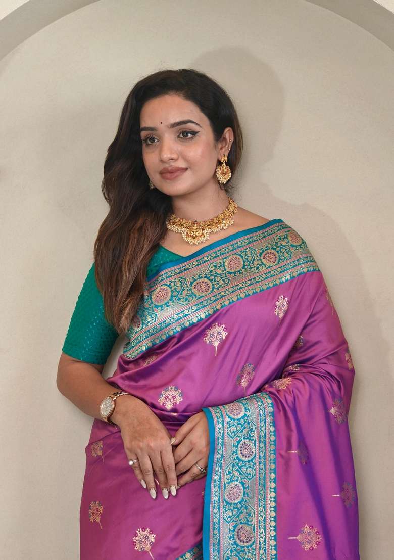Onion Pink Silk Blend Saree Set with Zari Work for Diwali | Wedding & Festive Wear - Indya