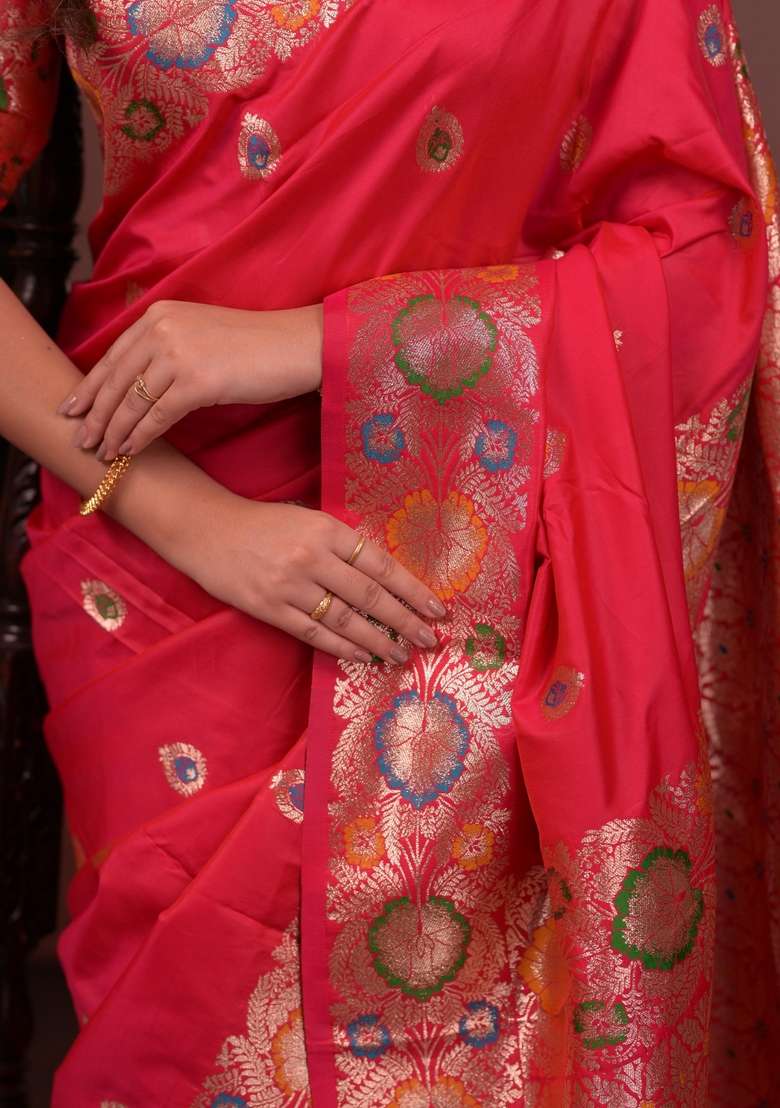 Red Silk Blend Saree Set with Zari Work for Diwali | Wedding & Festive Wear - Indya