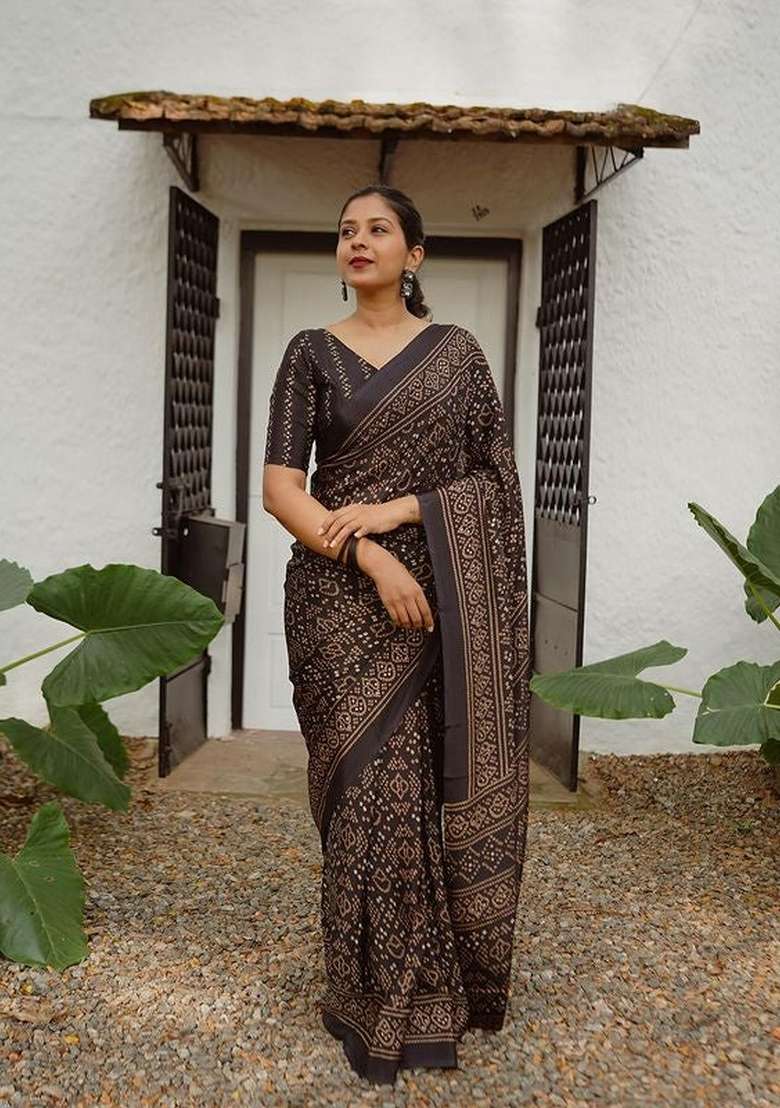 Black Zari Work Silk Blend Saree Set for Diwali and Festive Wear - Indya