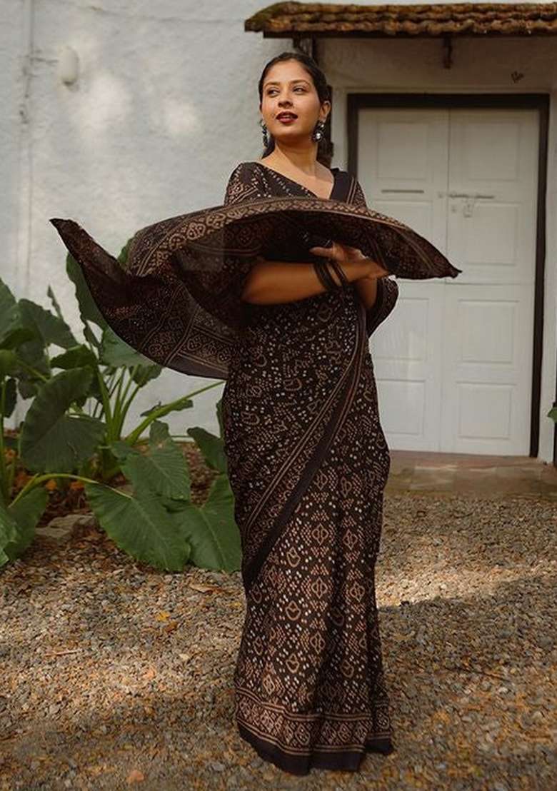 Black Zari Work Silk Blend Saree Set for Diwali and Festive Wear - Indya
