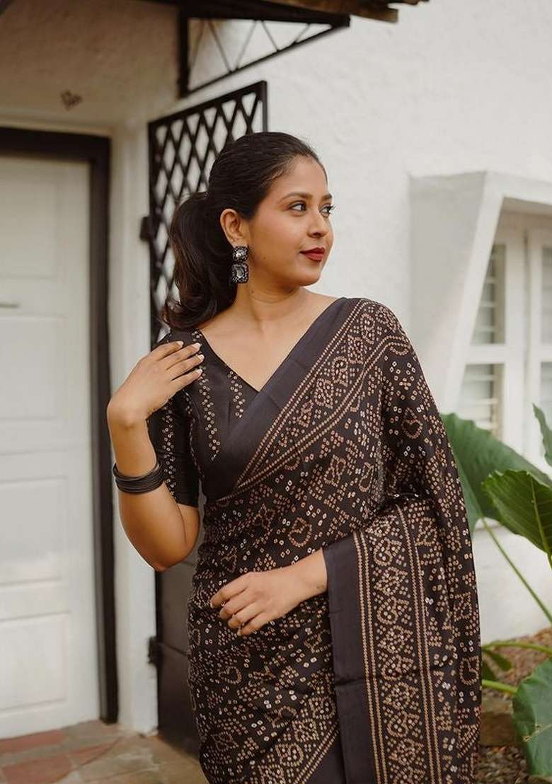 Black Zari Work Silk Blend Saree Set for Diwali and Festive Wear - Indya