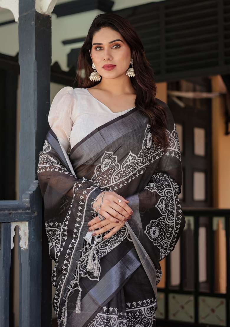 Black Silk Blend Saree Set with Zari Work for Diwali | Wedding & Festive Wear - Indya
