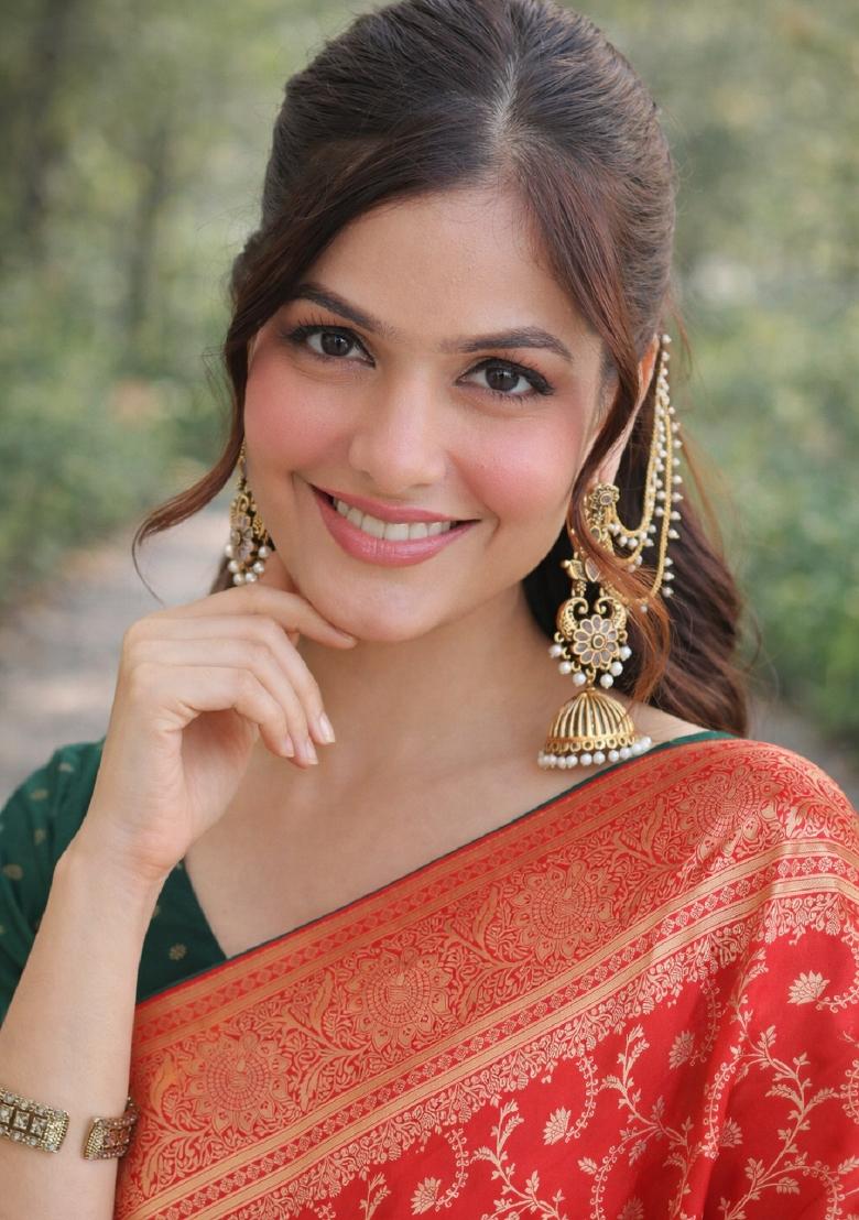 Red Embroidered Banarasi Silk Blend Saree Set - Indya