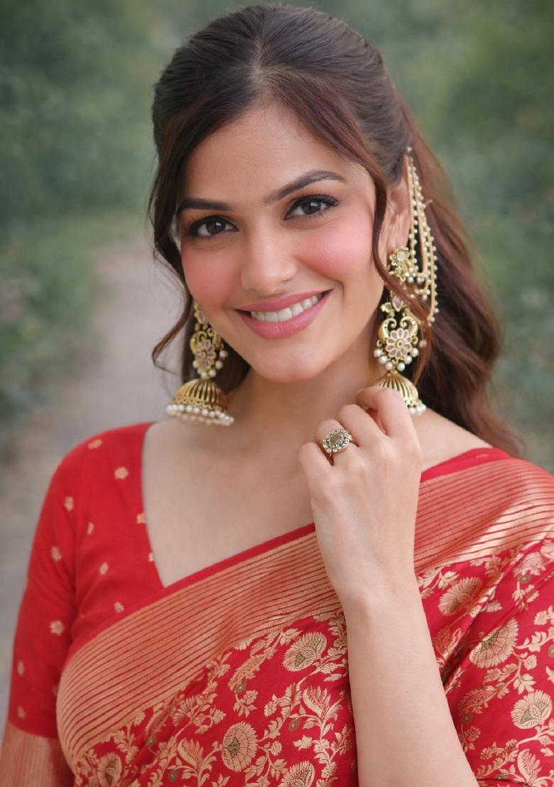 Red Embroidered Banarasi Silk Blend Saree Set - Indya