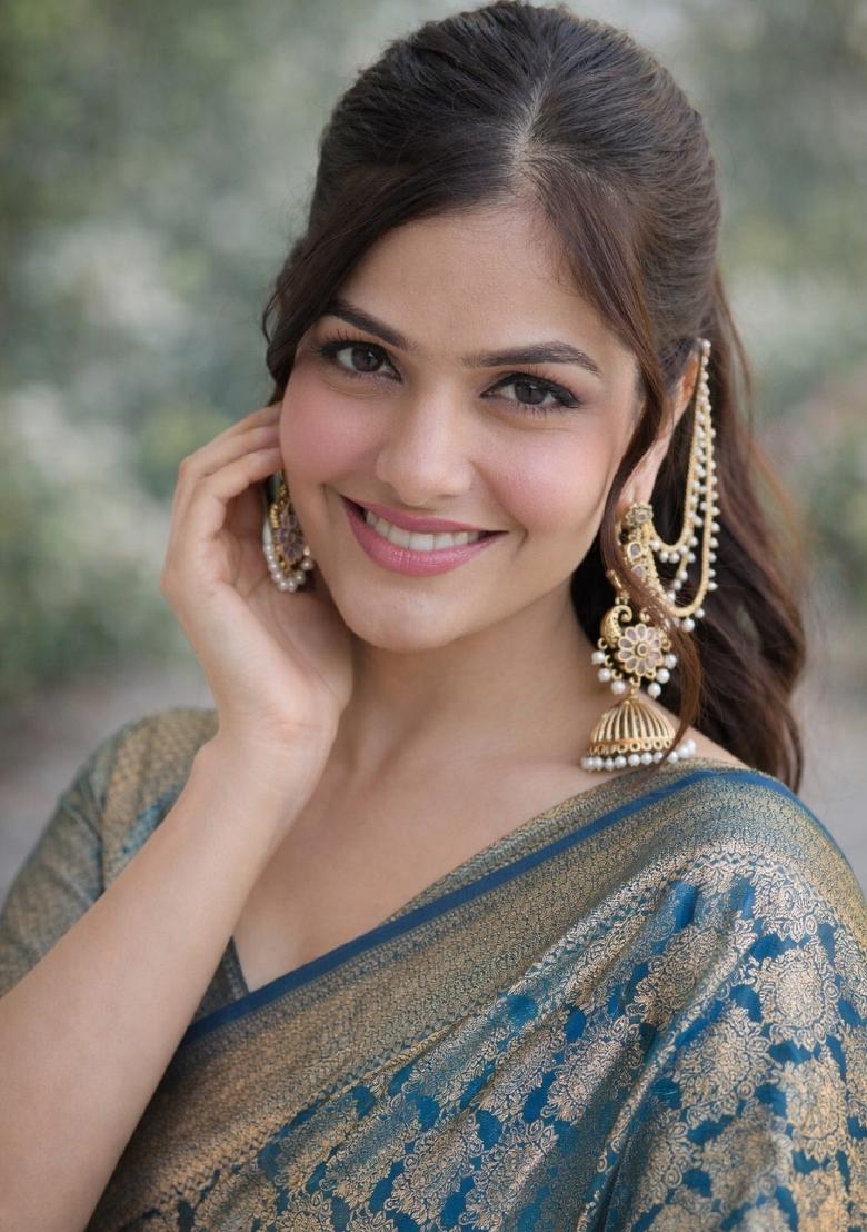 Turquoise Embroidered Banarasi Silk Blend Saree Set - Indya