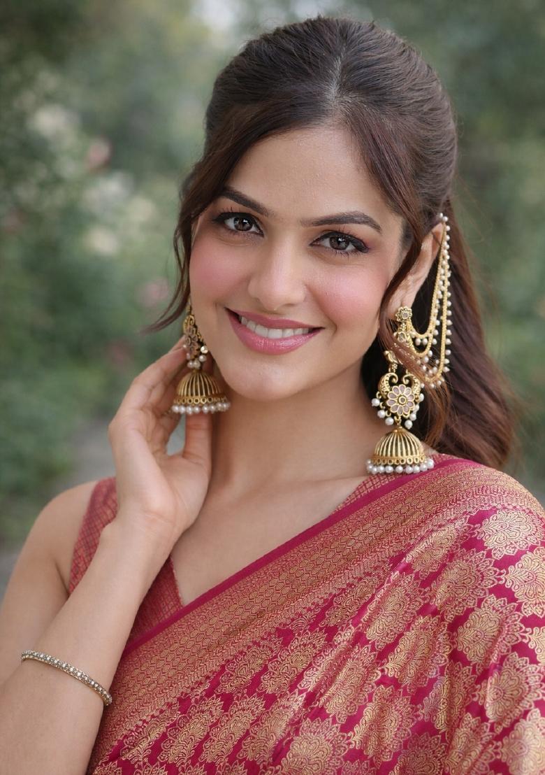 Pink Embroidered Banarasi Silk Blend Saree Set - Indya
