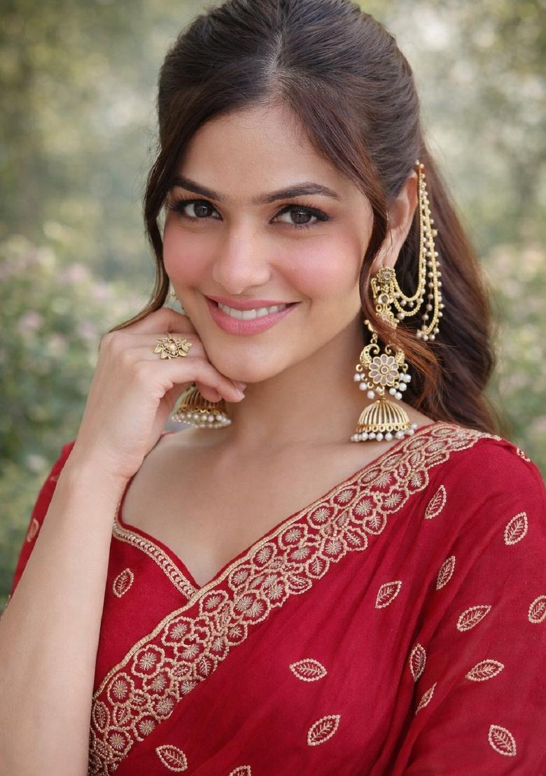 Pink Embroidered Georgette Saree Set - Indya