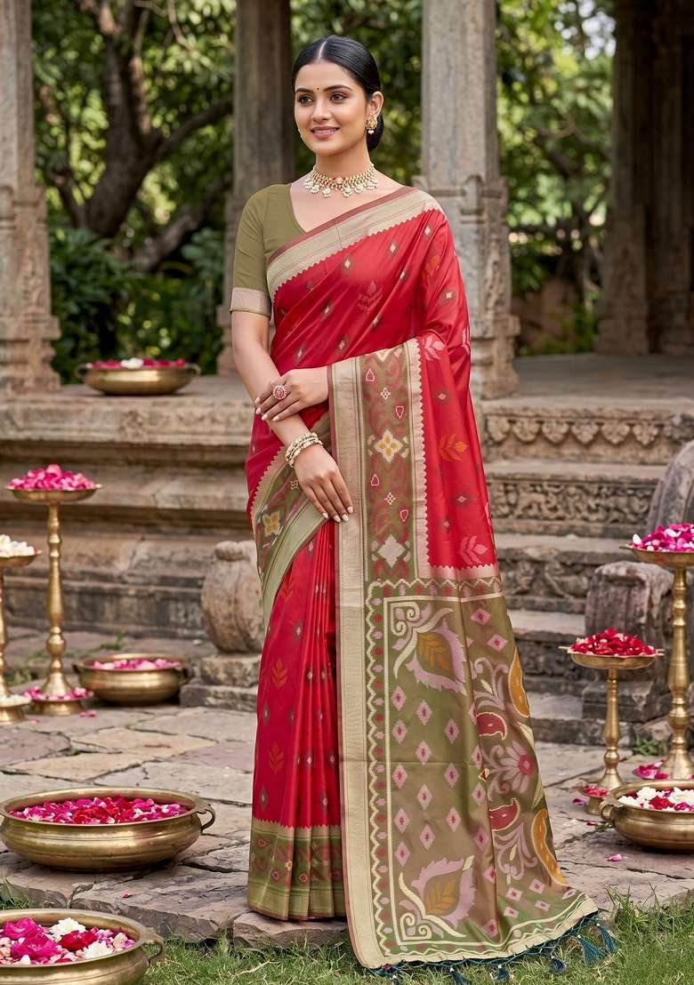 Red Silk Blend Saree Set with Zari Work for Diwali | Wedding & Festive Wear - Indya
