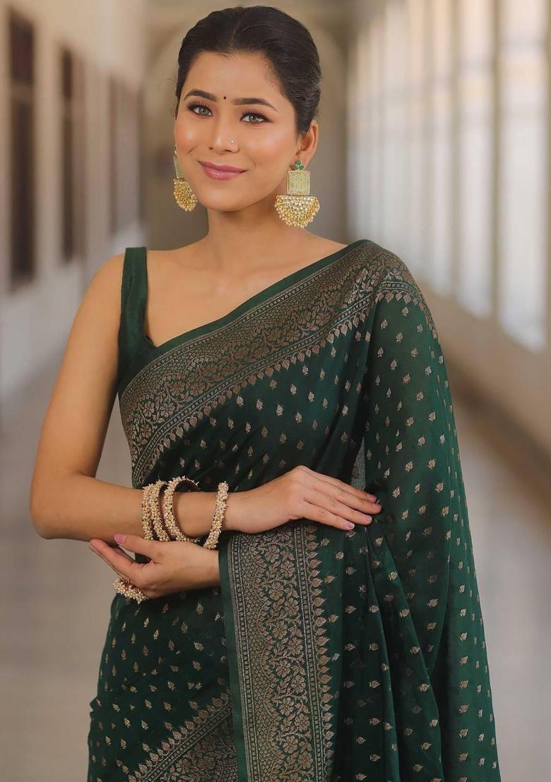 Green Jacquard Silk Blend Saree Set - Indya