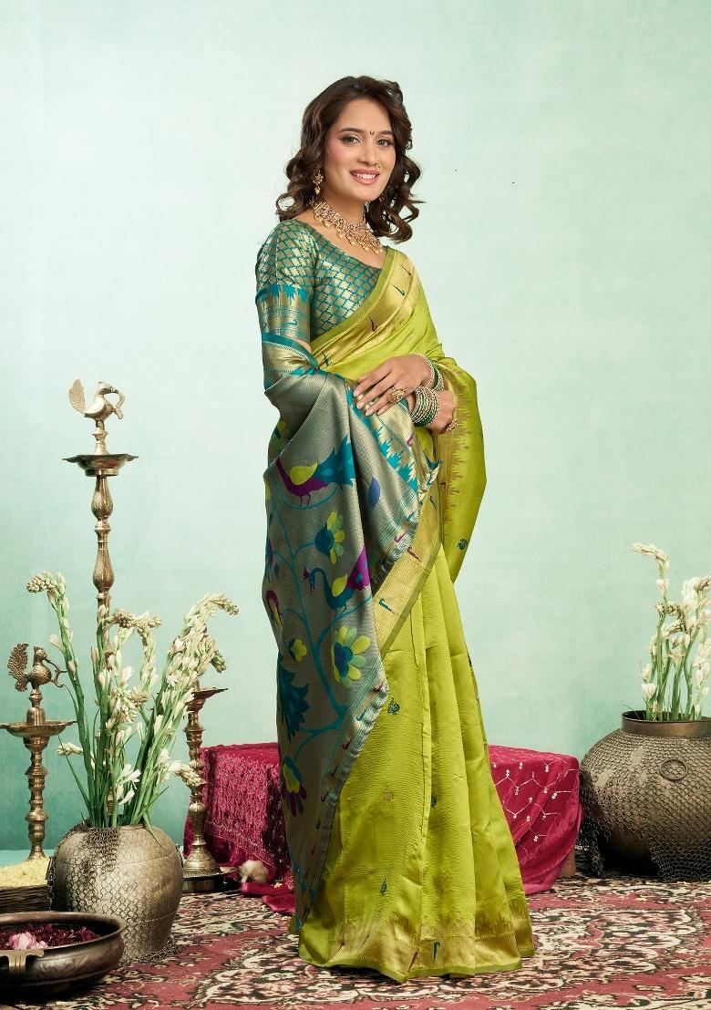 Green Woven Weaving Silk Blend Saree Set - Indya