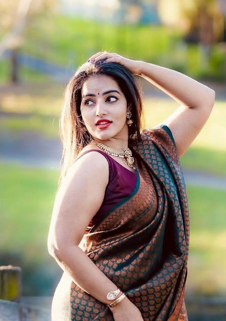 Green Woven Silk Blend Saree Set - Indya