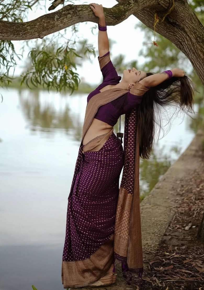 Purple Woven Silk Blend Saree Set for Diwali | Wedding & Festive Wear - Indya