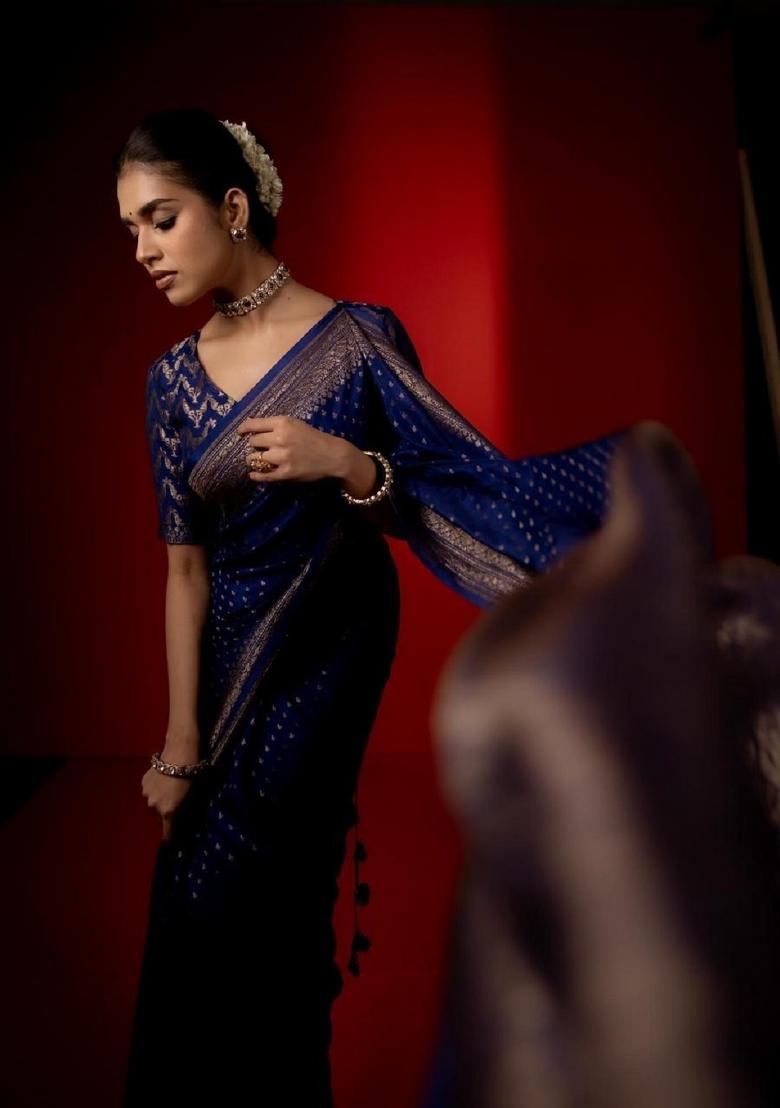 Blue Woven Silk Blend Saree Set - Indya