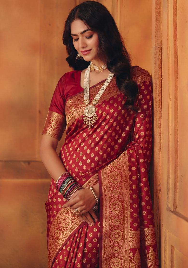 Red Woven Silk Blend Saree Set - Indya