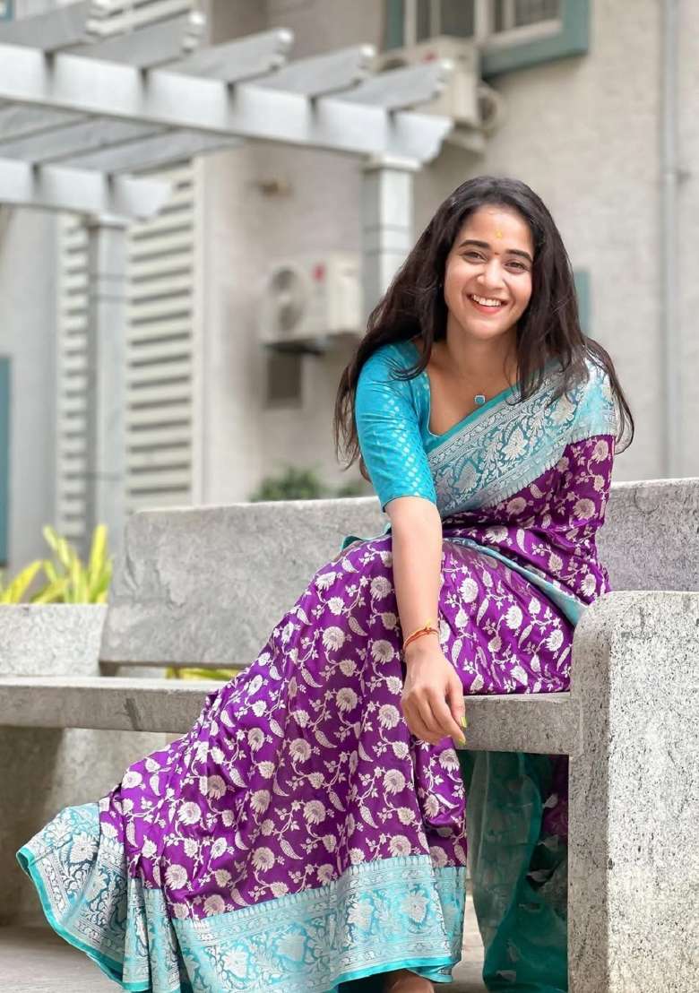 Purple Woven Silk Blend Saree Set for Diwali and Festive Wear - Indya