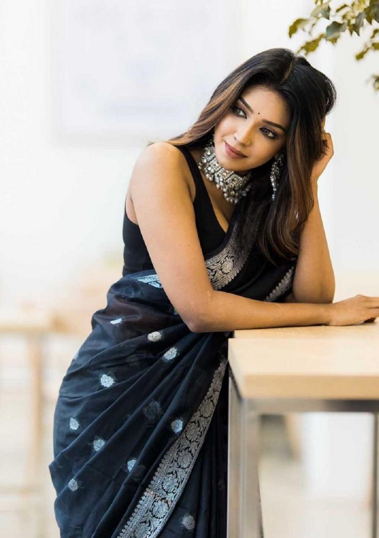 Black Woven Cotton Saree Set - Indya