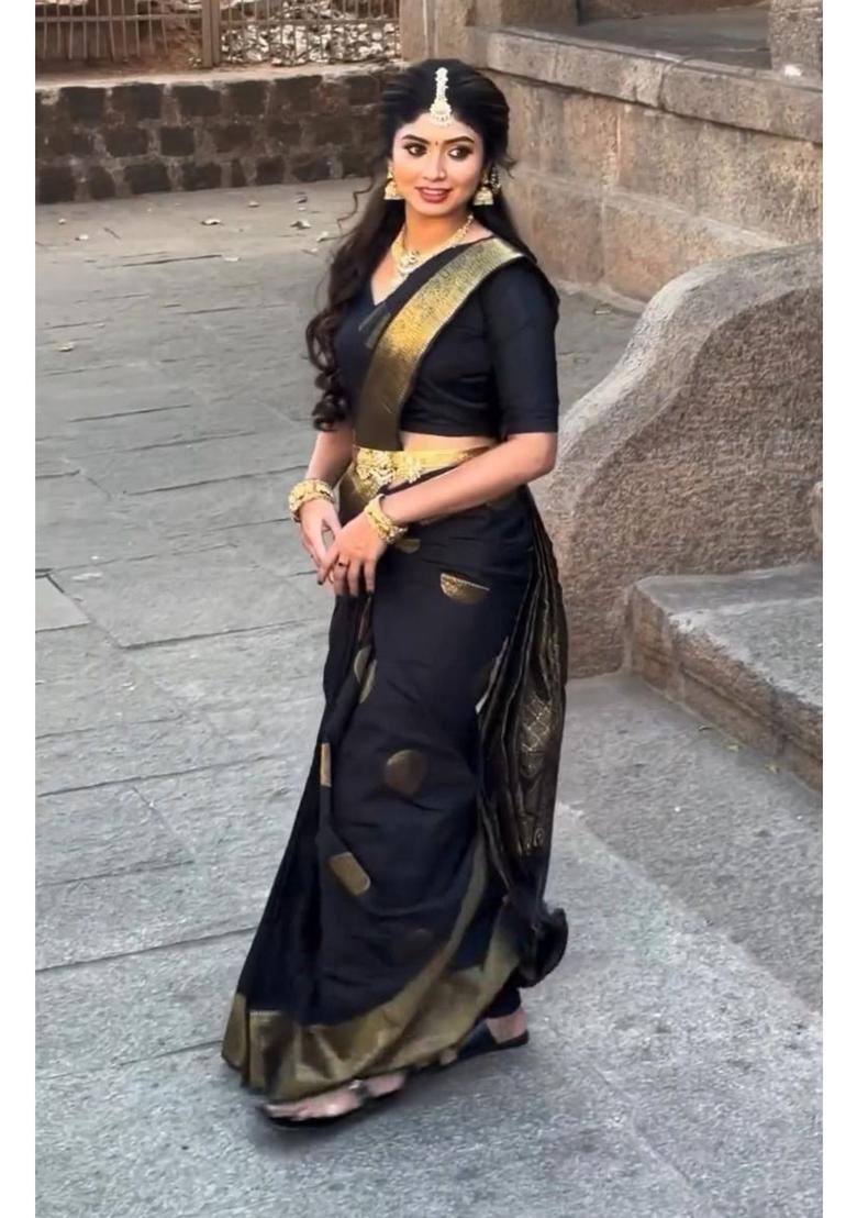 Black Printed Jacquard Saree Set - Indya