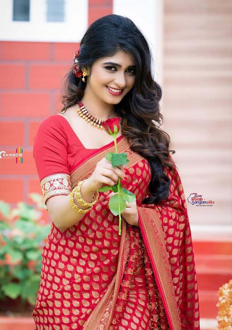 Red Woven Silk Blend Saree Set - Indya