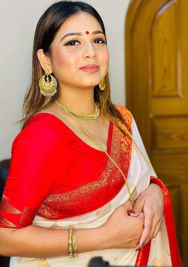 Cream Woven Silk Blend Saree Set for Diwali | Wedding & Festive Wear - Indya