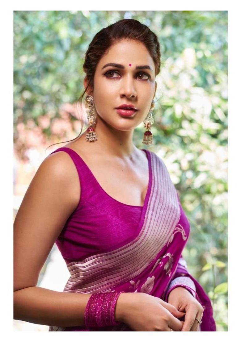Magenta Woven Silk Blend Saree Set - Indya
