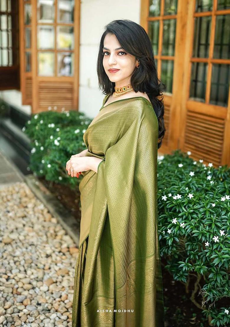 Green Woven Jacquard Saree Set - Indya