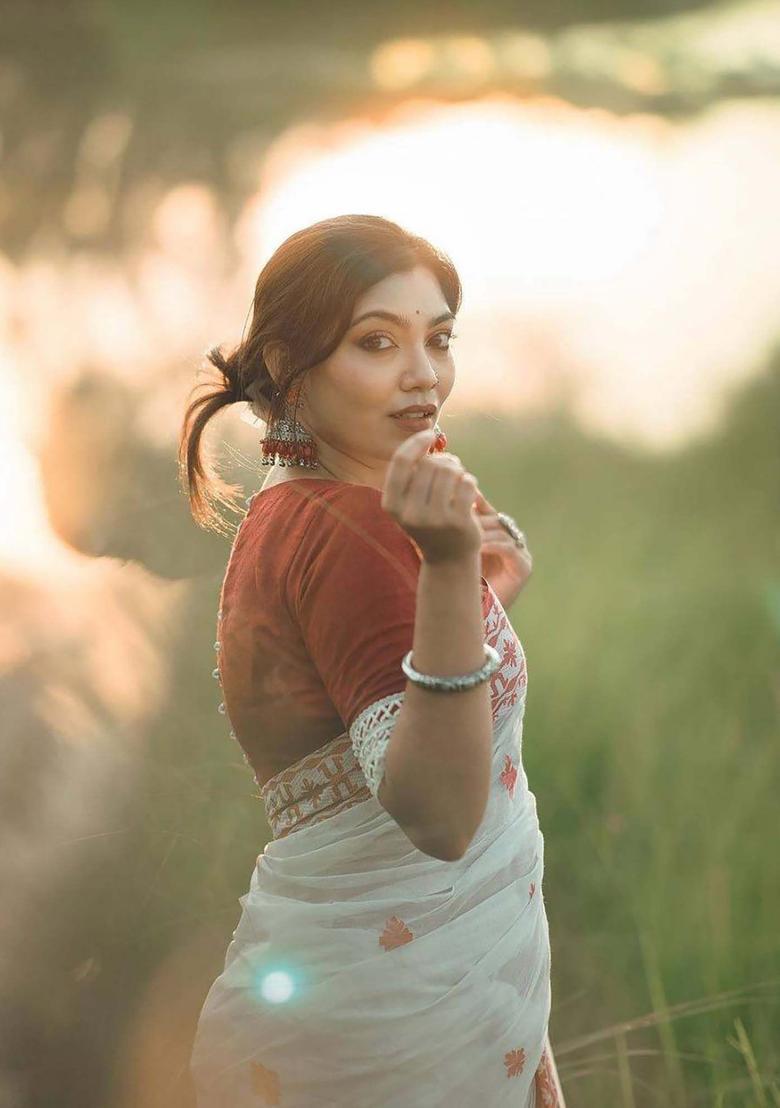 White Woven Silk Blend Saree Set - Indya