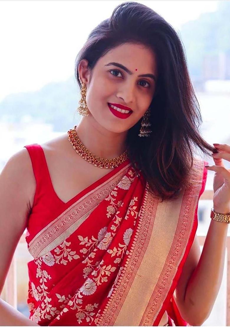 Red Woven Silk Blend Saree Set - Indya