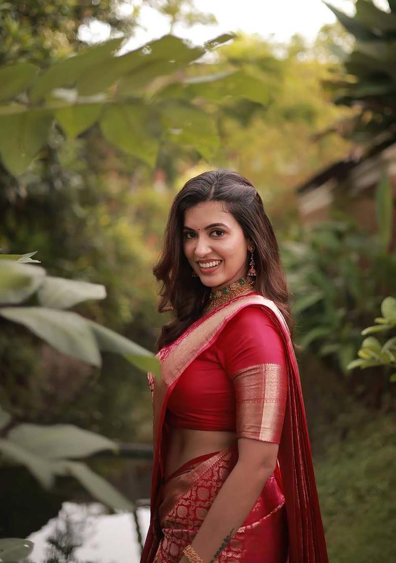 Pink Woven Jacquard Saree Set - Indya