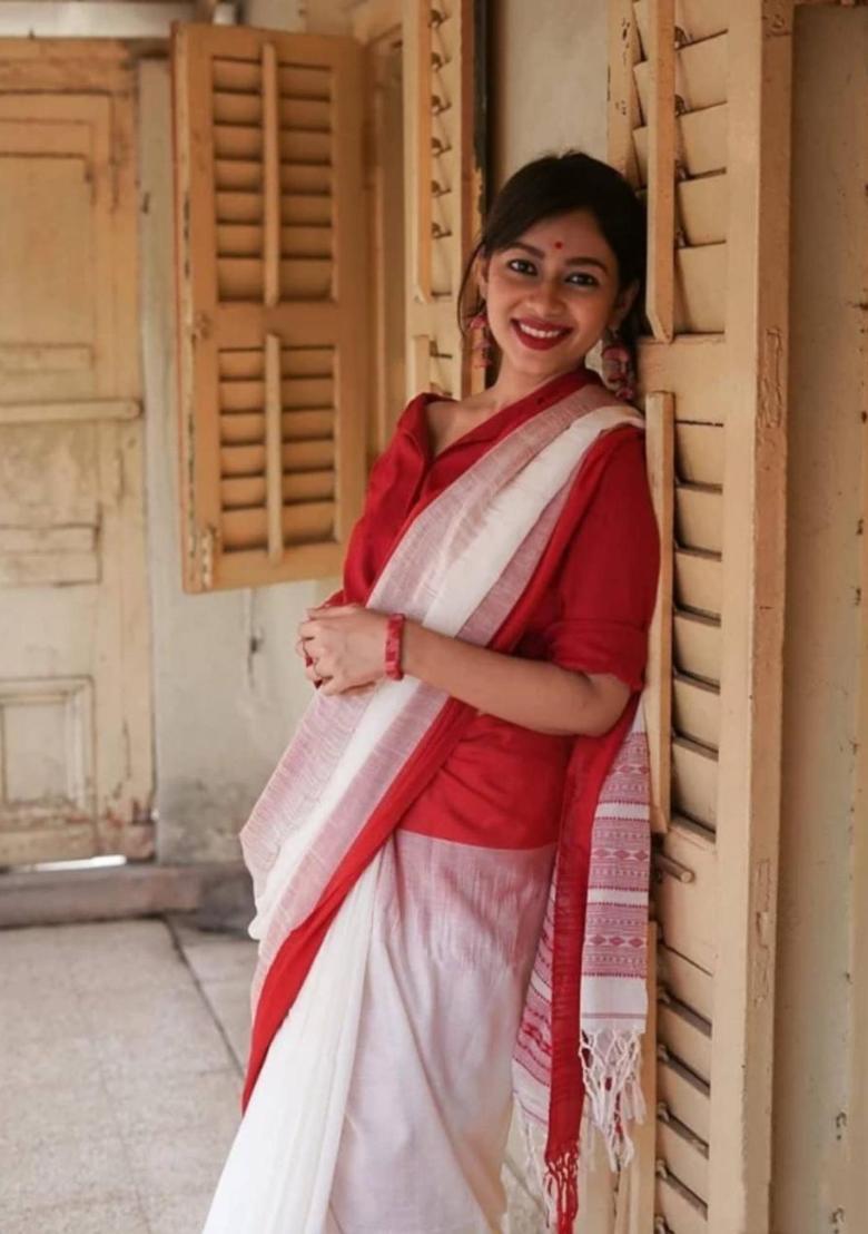 White Solid Silk Blend Saree Set - Indya