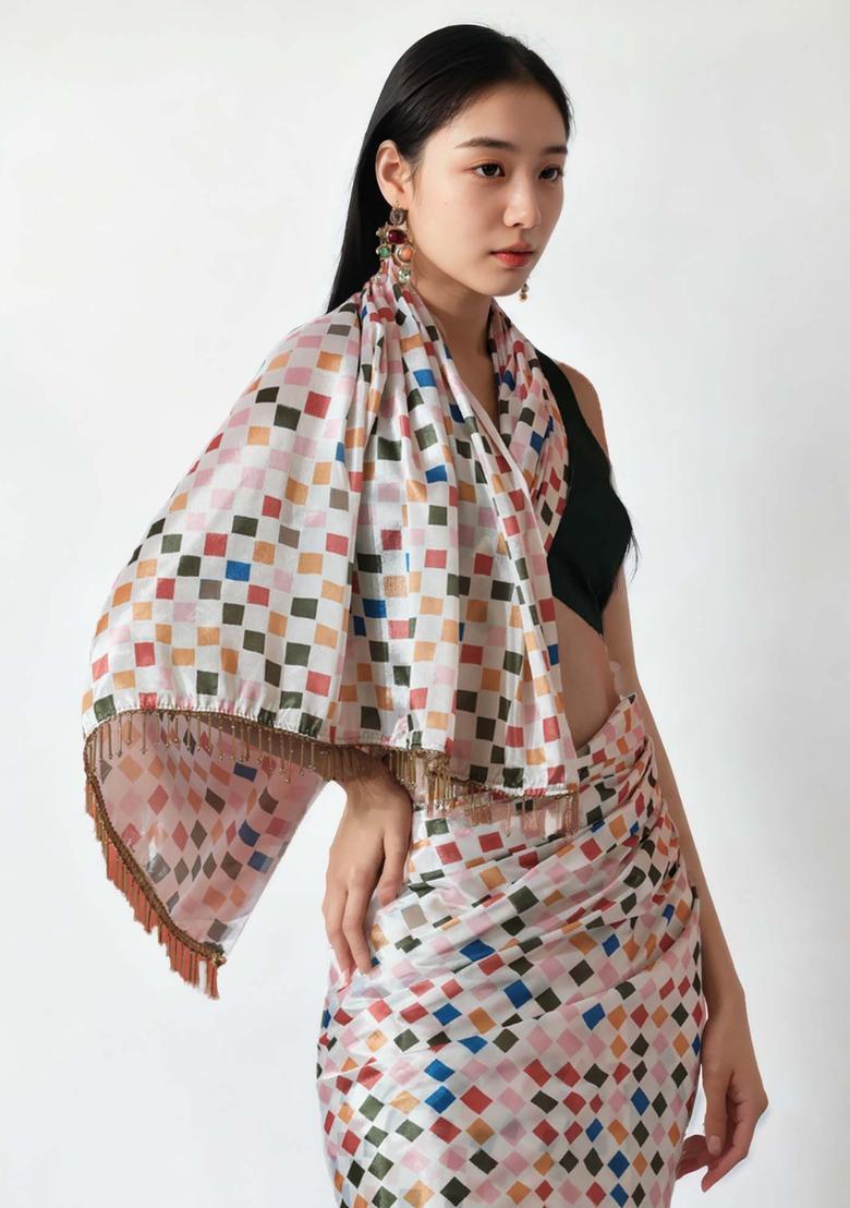 Cream Checked Chinon Saree Set - Indya