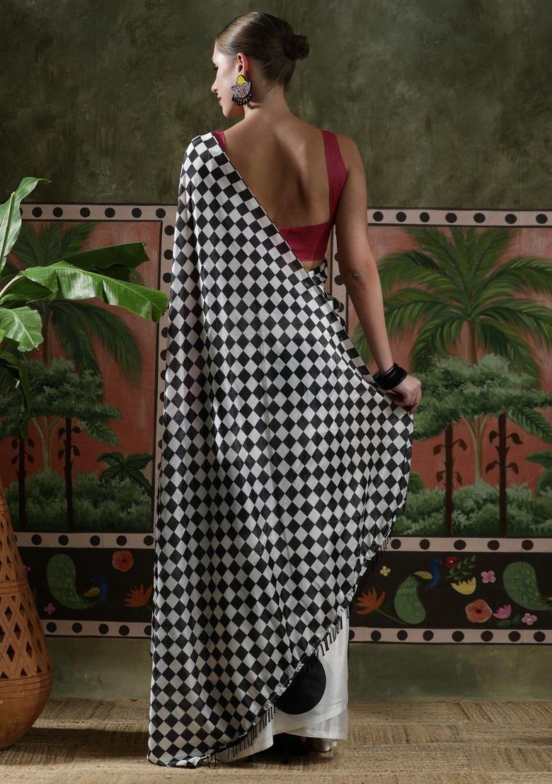White Checked Chinon Saree Set - Indya