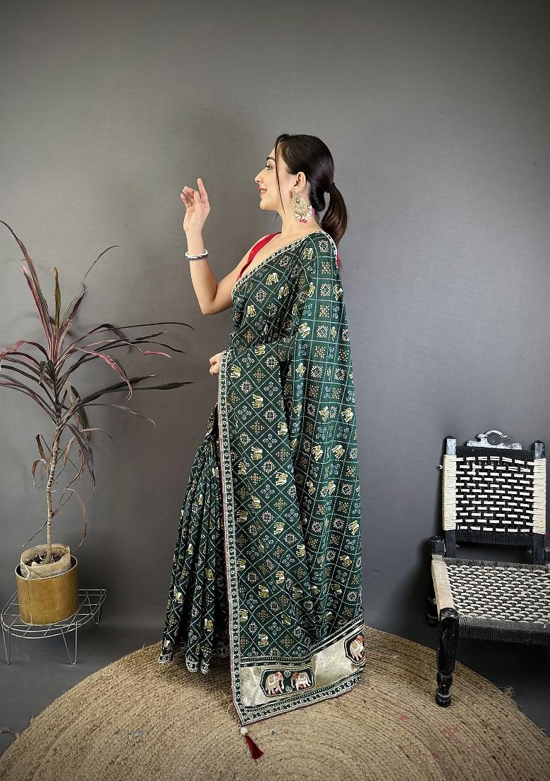 Emerald Green Bandhani Silk Blend Saree Set - Indya