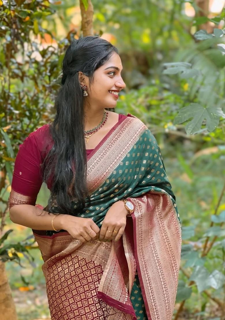 Green Printed Silk Blend Saree Set - Indya