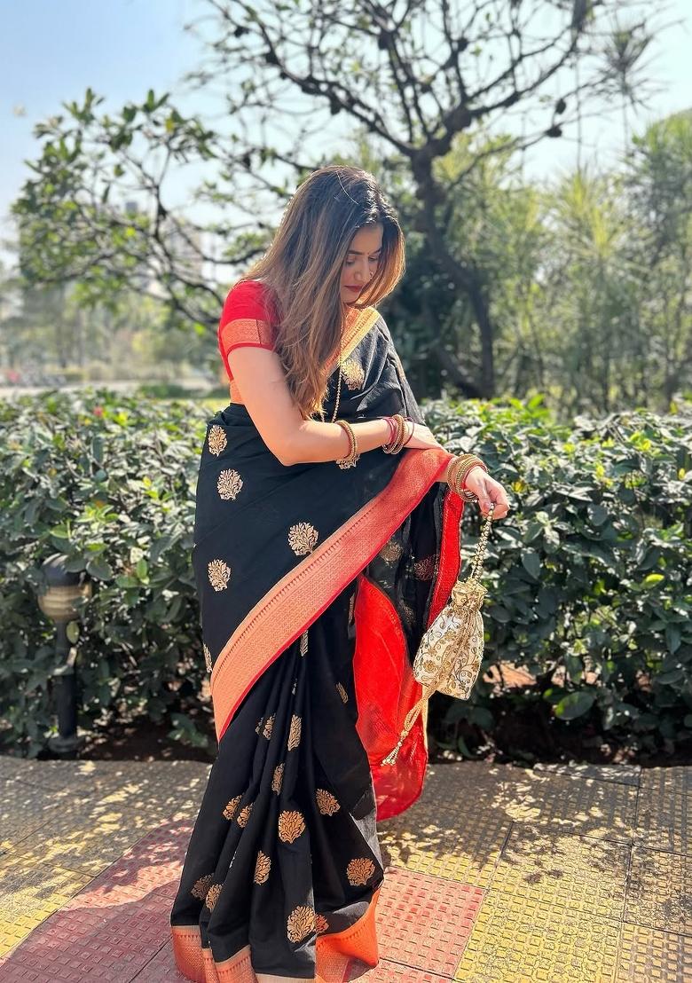 Black Printed Silk Blend Saree Set - Indya
