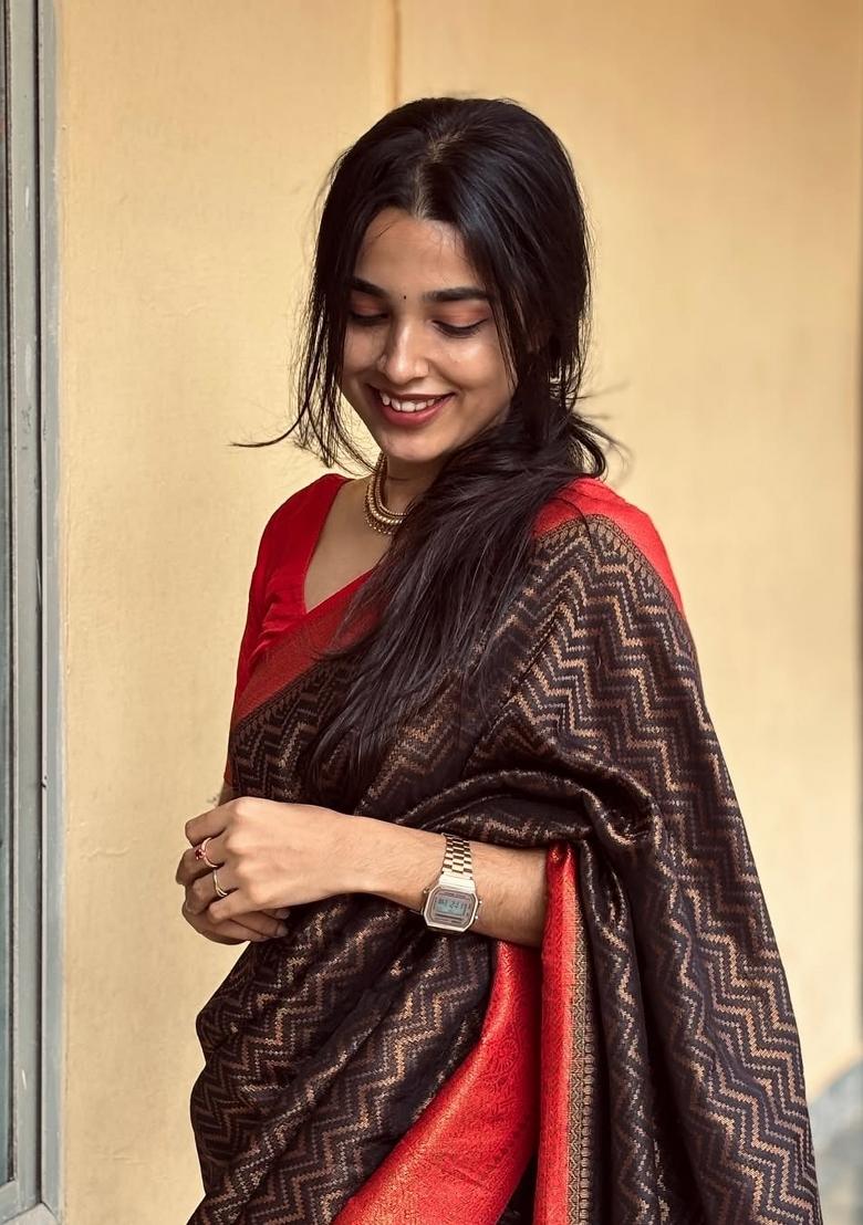 Black Printed Silk Blend Saree Set - Indya