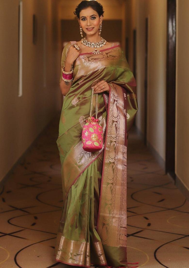 Pista Printed Silk Blend Saree Set - Indya