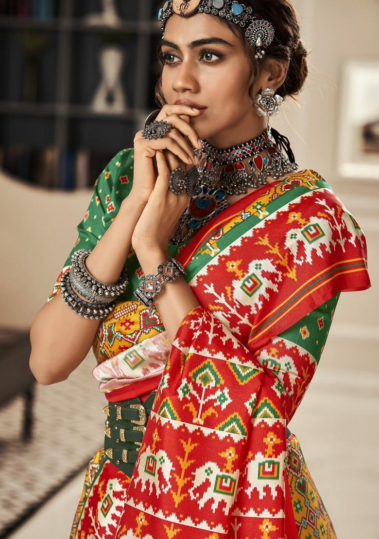 Mustard Printed Silk Blend Saree Set - Indya